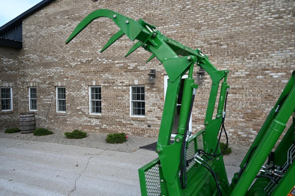 John Deere Grapple Attachment CP1688 Craigmyle Farm Equipment Used