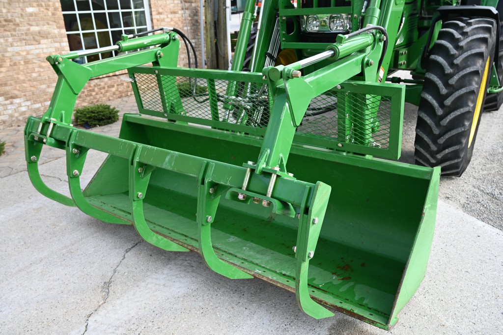 John Deere Grapple Attachment CP1688 Craigmyle Farm Equipment Used